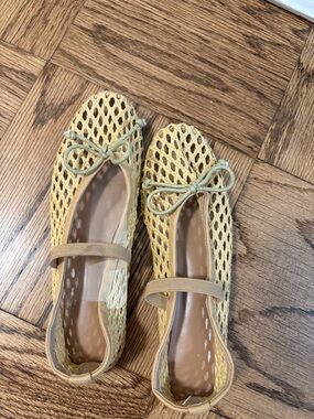 Raffia Flats